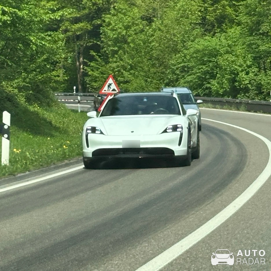 Porsche Taycan 4 spotted in Dielsdorf