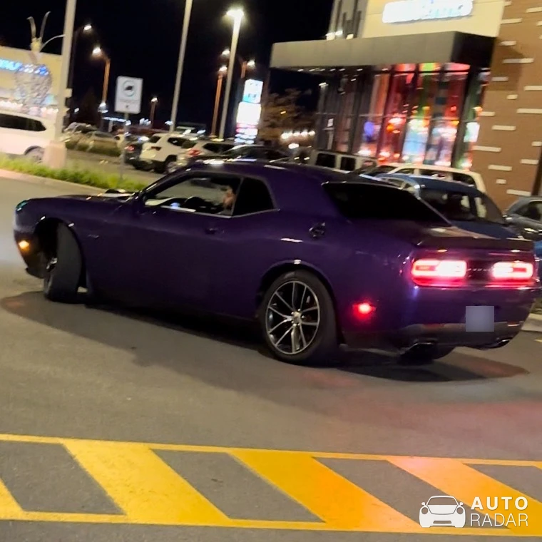 Dodge Challenger R/T spotted in Vaudreuil-Dorion, Canada