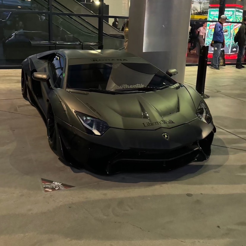 Lamborghini Aventador LP700-4 Roadster Liberty Walk LB Performance Wide Body