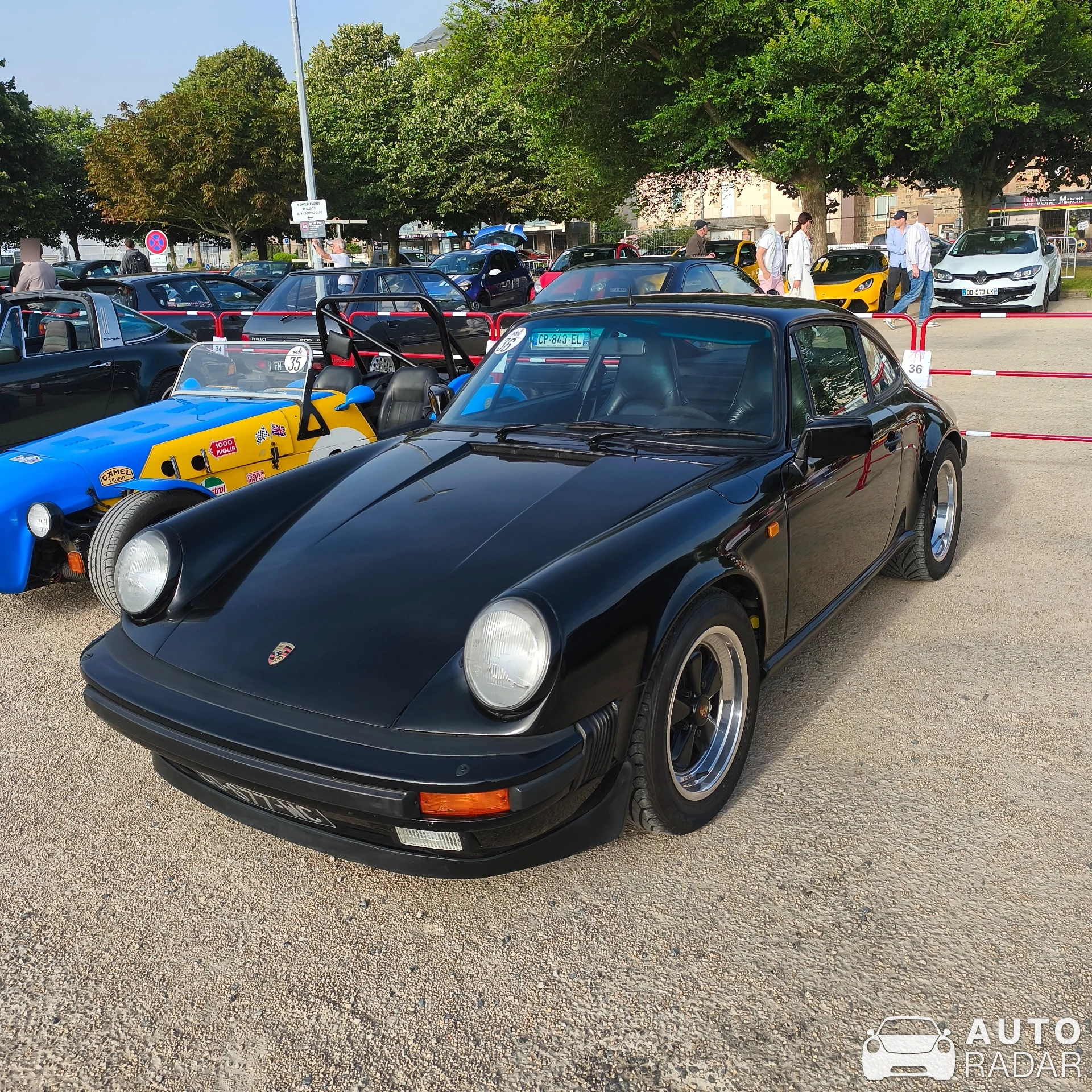 Porsche 911 Carrera 3.0 spotted in Perros-Guirec
