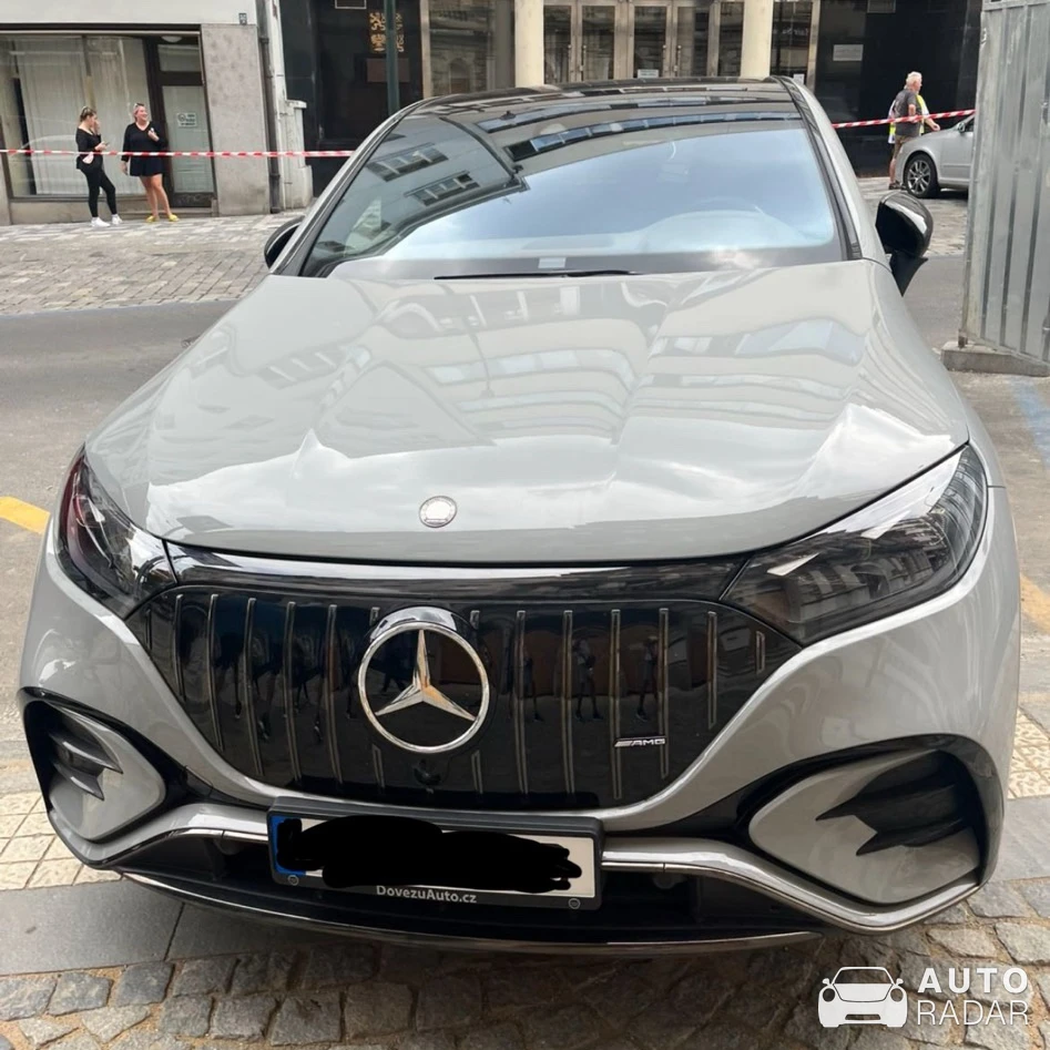 Mercedes-Benz EQS SUV spotted in Budapeste