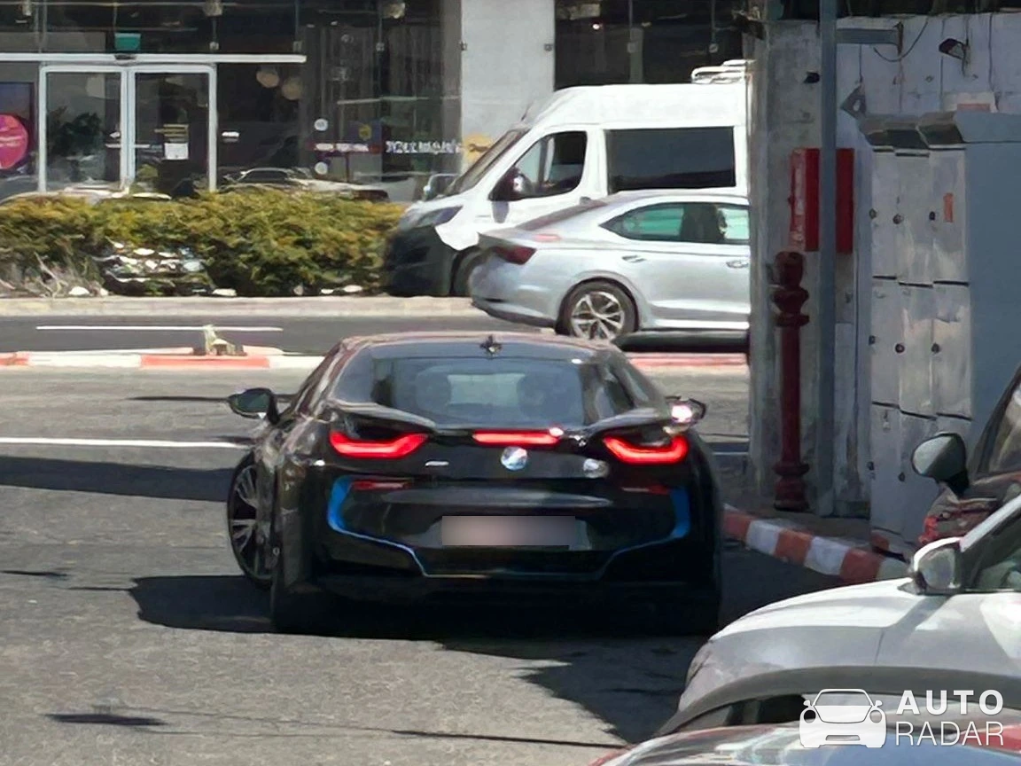BMW i8 spotted in Kiryat Ata, Israel