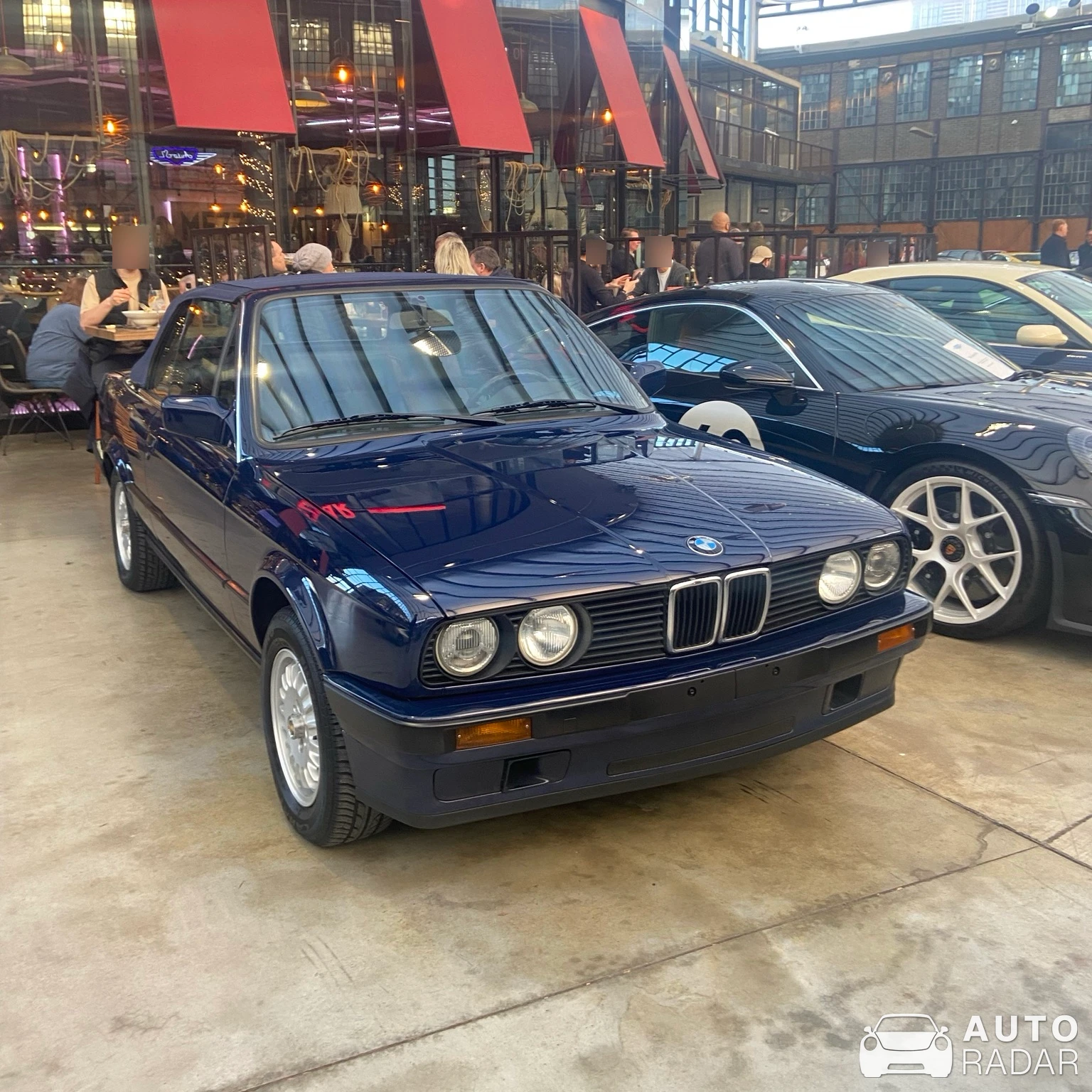 BMW 3 Series E30 Cabriolet spotted in Düsseldorf, Deutschland
