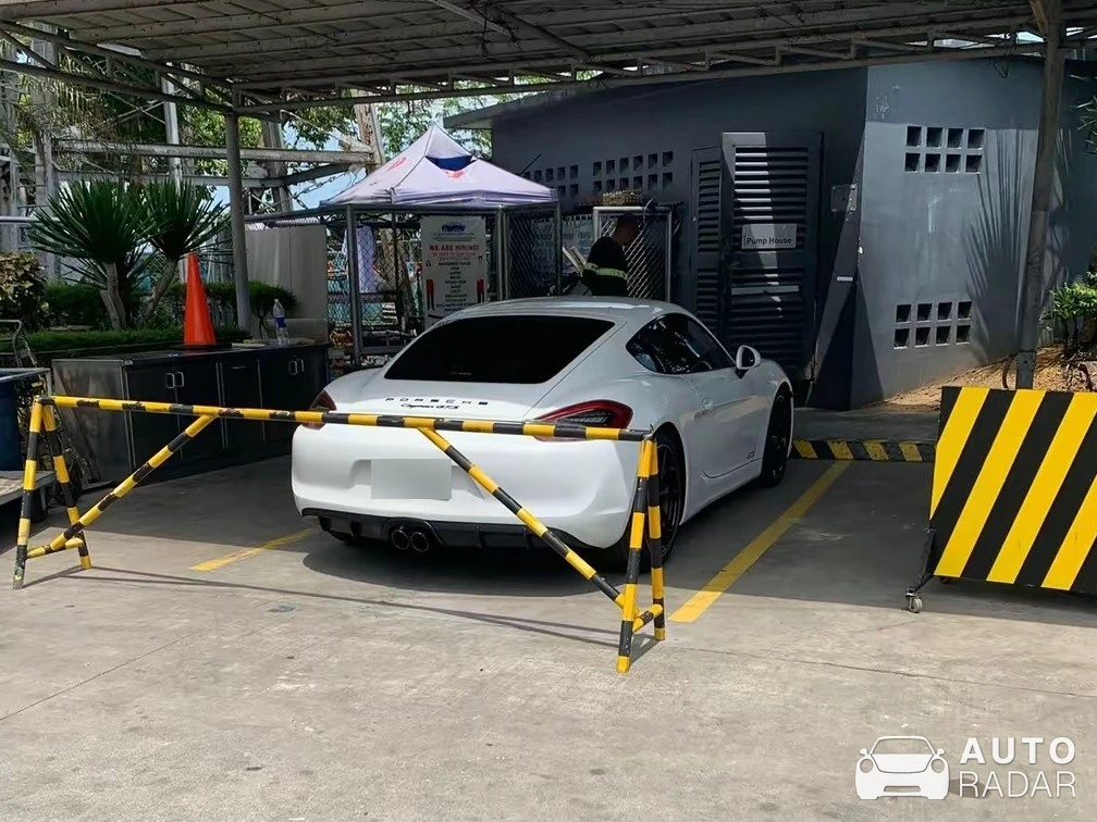 Porsche 981 Cayman GTS spotted in Parañaque, Philippines