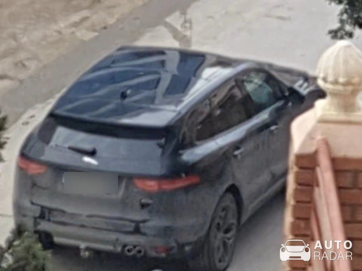 Jaguar F-PACE SVR spotted in Alger Centre, Algeria