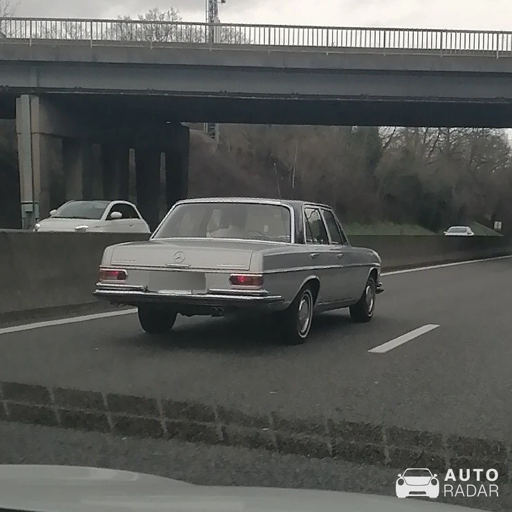 Mercedes-Benz 280 SE spotted in Poissy, France