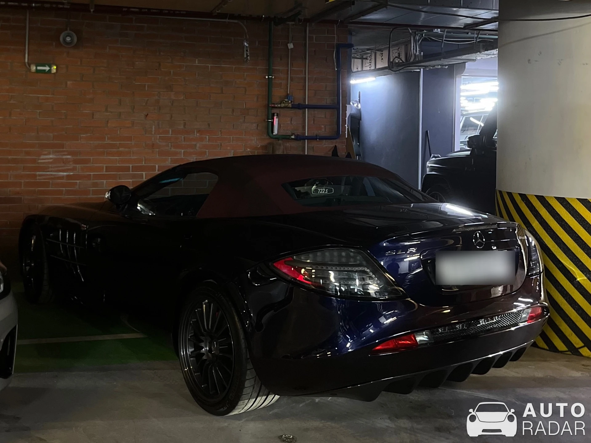 Mercedes-Benz SLR McLaren Roadster spotted in Москва, Россия