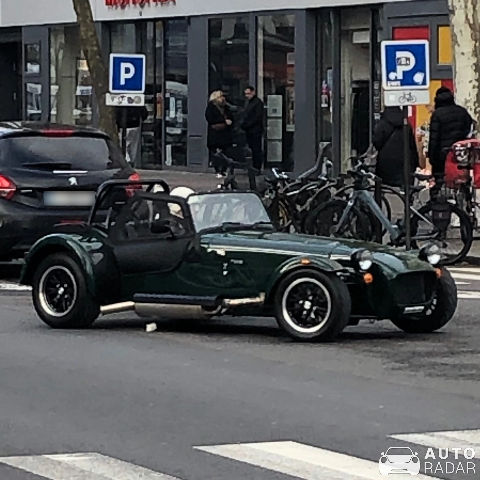 Caterham Super Seven spotted in Boulogne-Billancourt, France