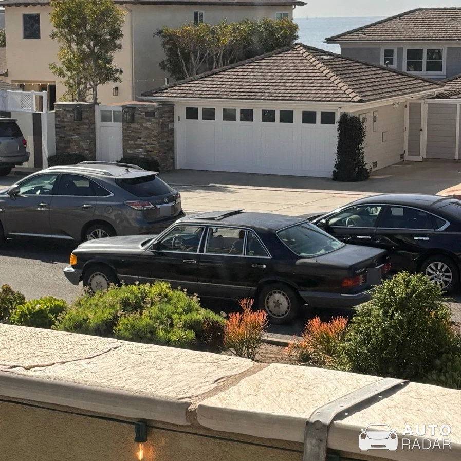Mercedes-Benz 500 SEL spotted in Hermosa Beach