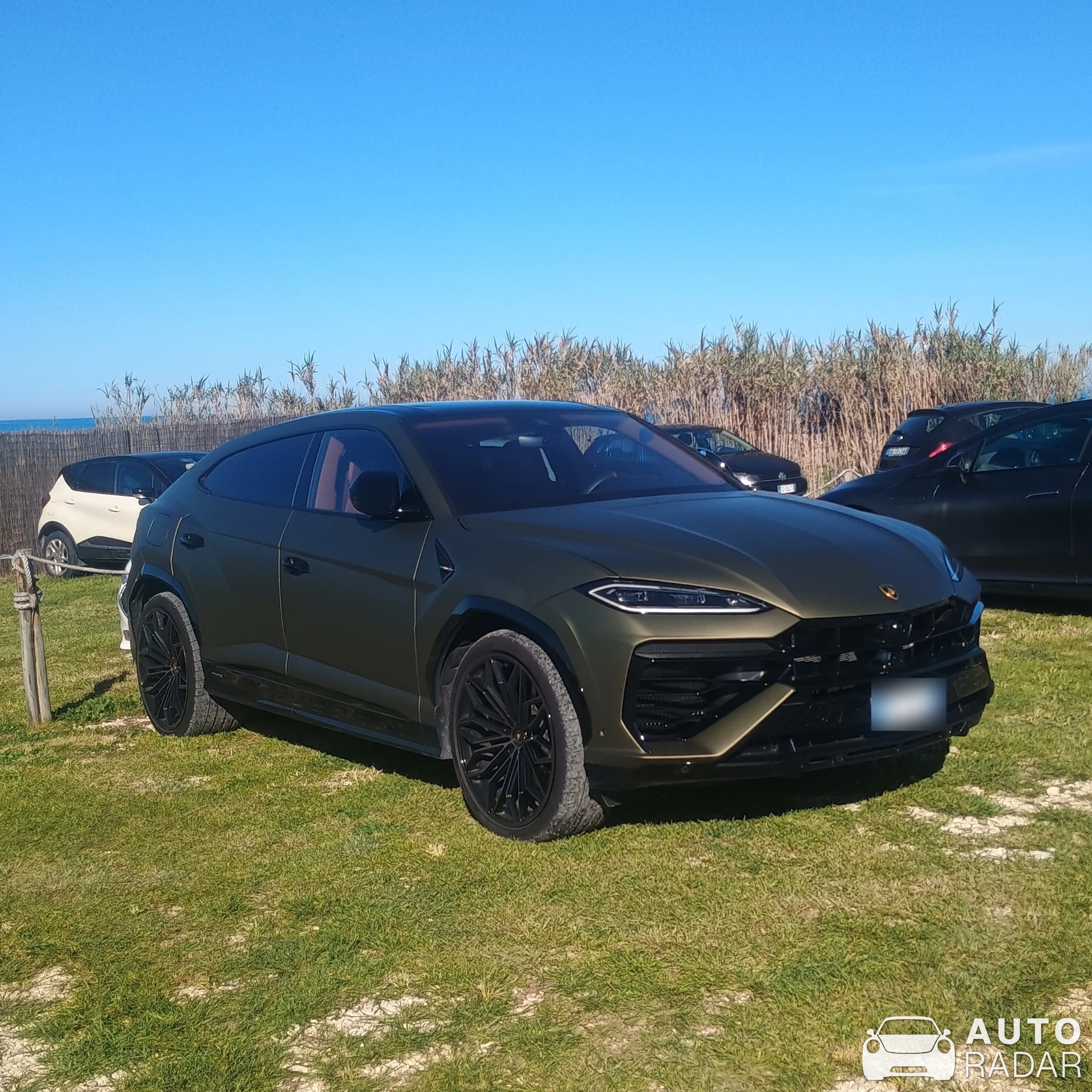 Lamborghini Urus SE spotted in Savelletri