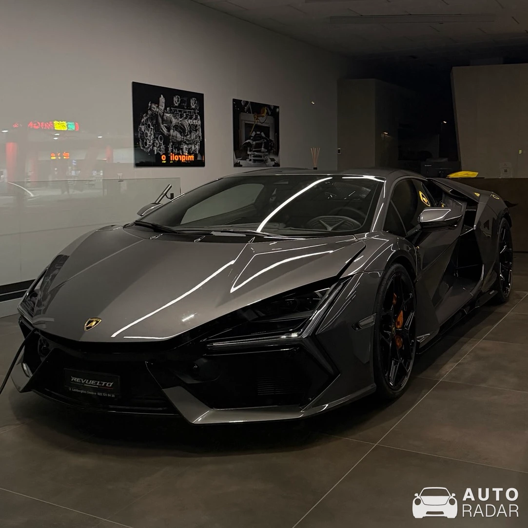 Lamborghini Revuelto spotted in Plan-les-Ouates, Suisse