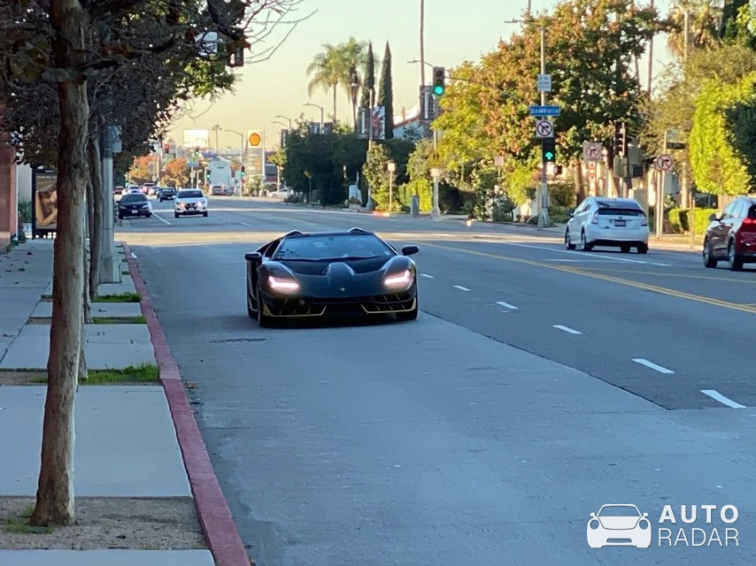 Lamborghini Centenario LP770-4 Roadster spotted in Los Angeles