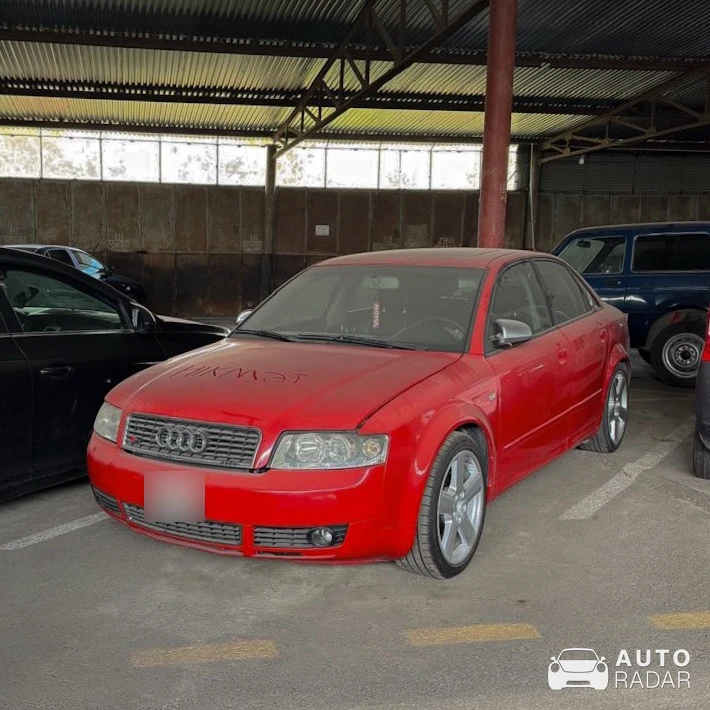 Audi S4 Sedan B6 spotted in Bakı