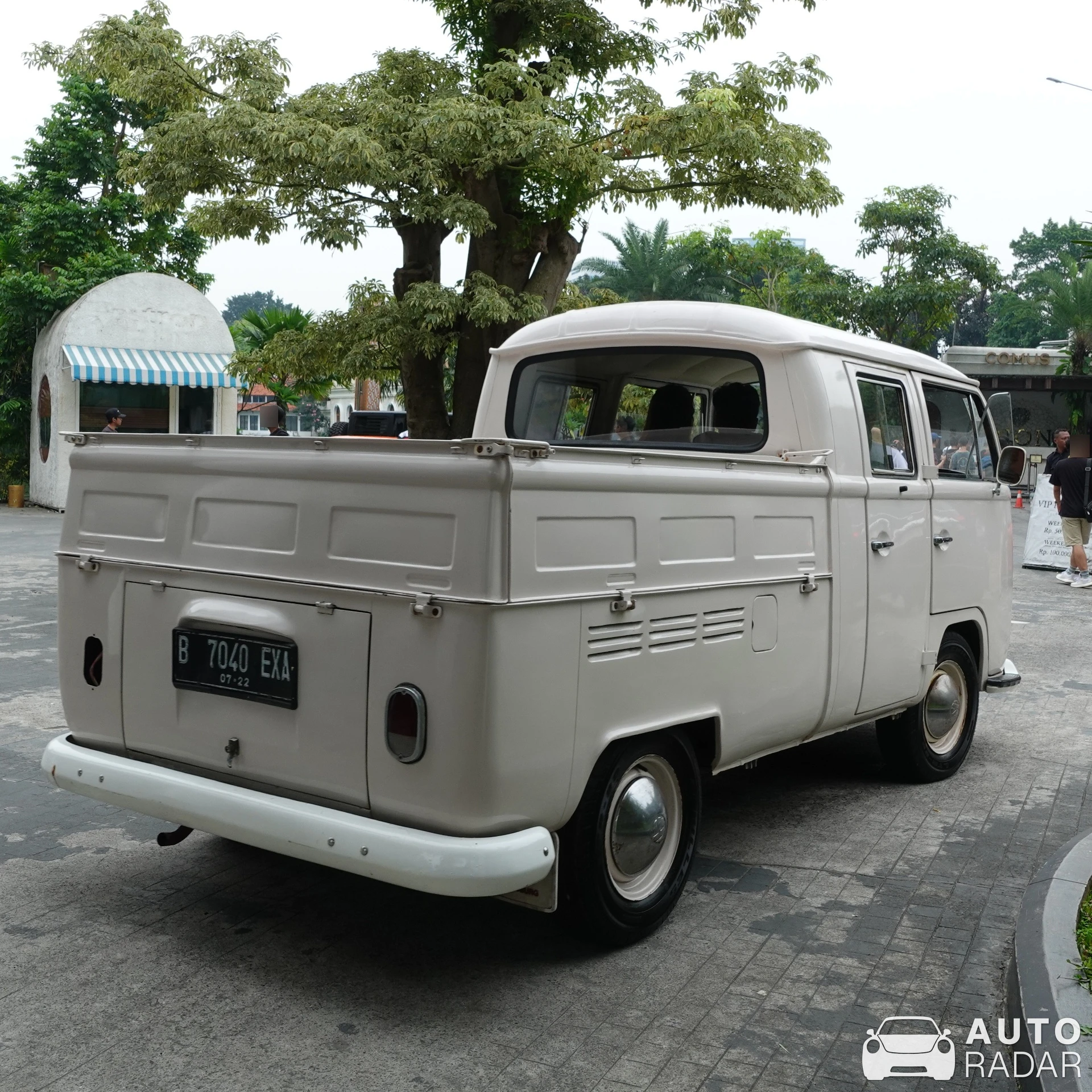 Volkswagen T2 Crew Cab Pickup spotted