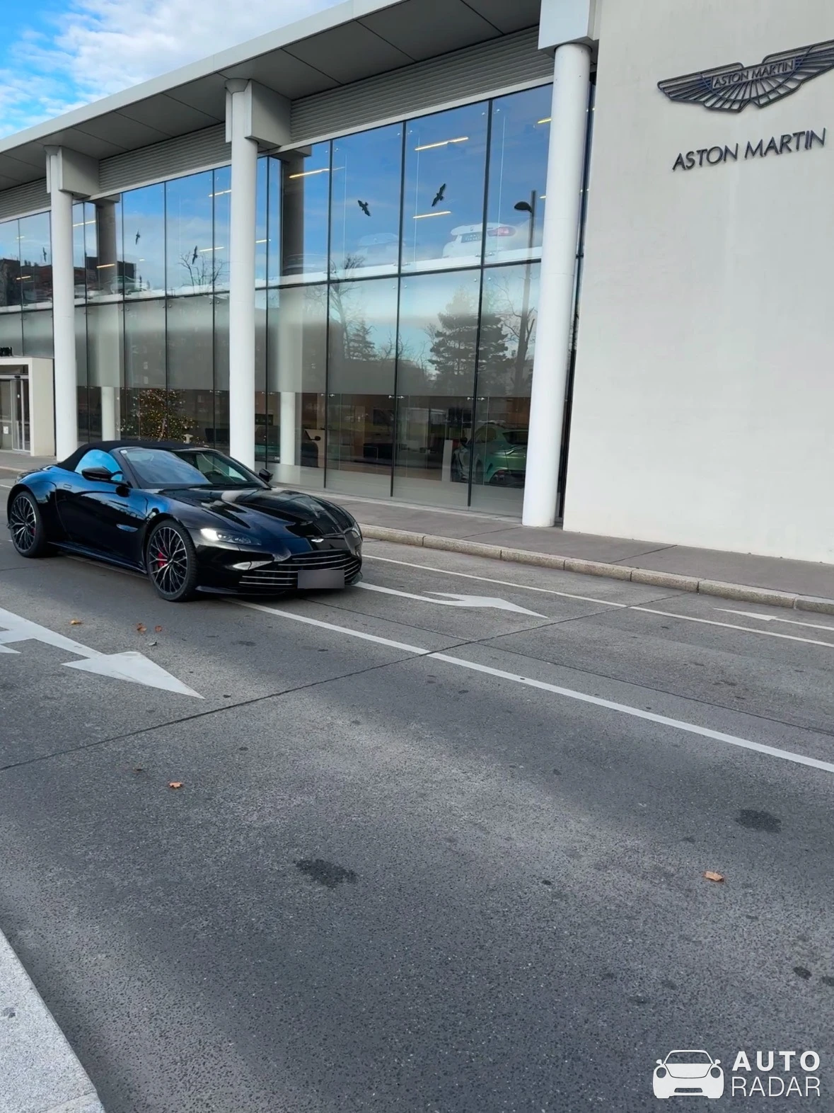 Aston Martin V8 Vantage Roadster spotted in Wien, Austria