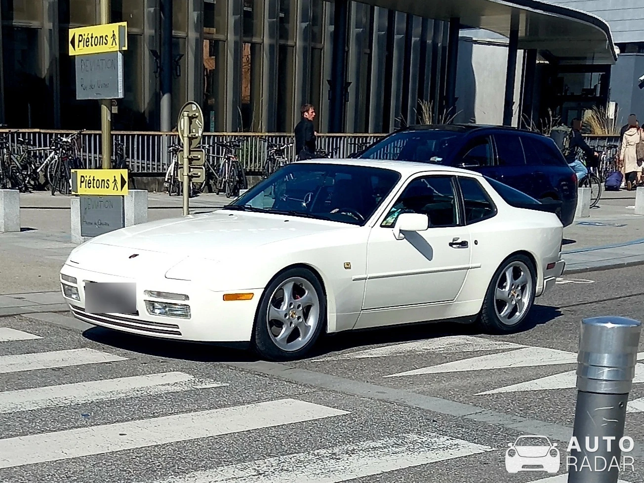 Porsche 944 Turbo Cup spotted in Annecy