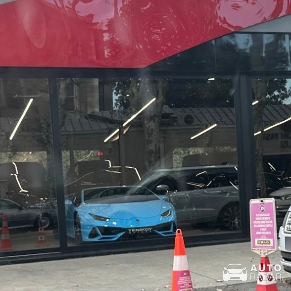 Lamborghini Huracán LP640-4 EVO Spyder spotted in Sarıyer, Türkiye