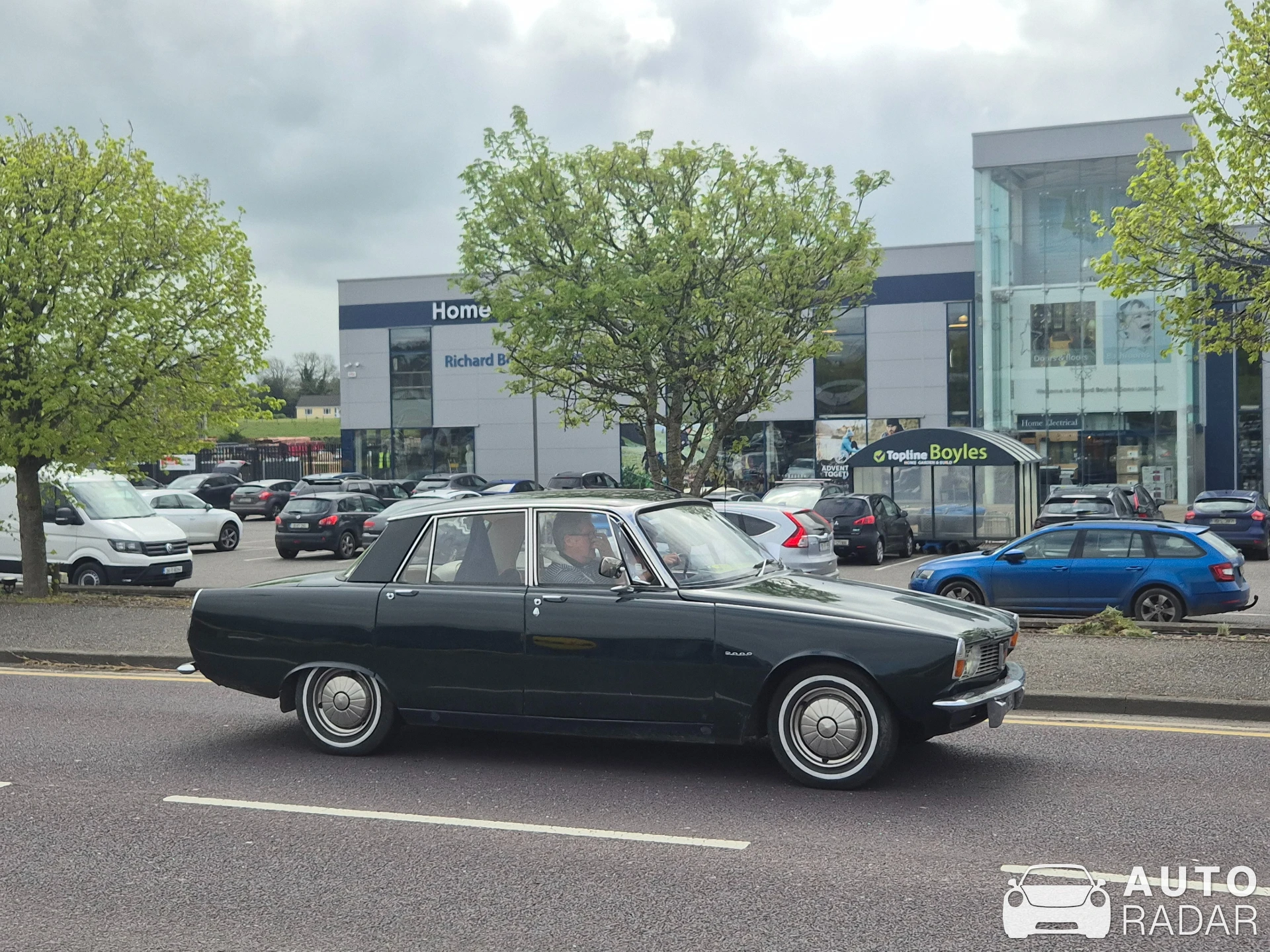 Rover P6 3500 spotted in Killorglin, Ireland