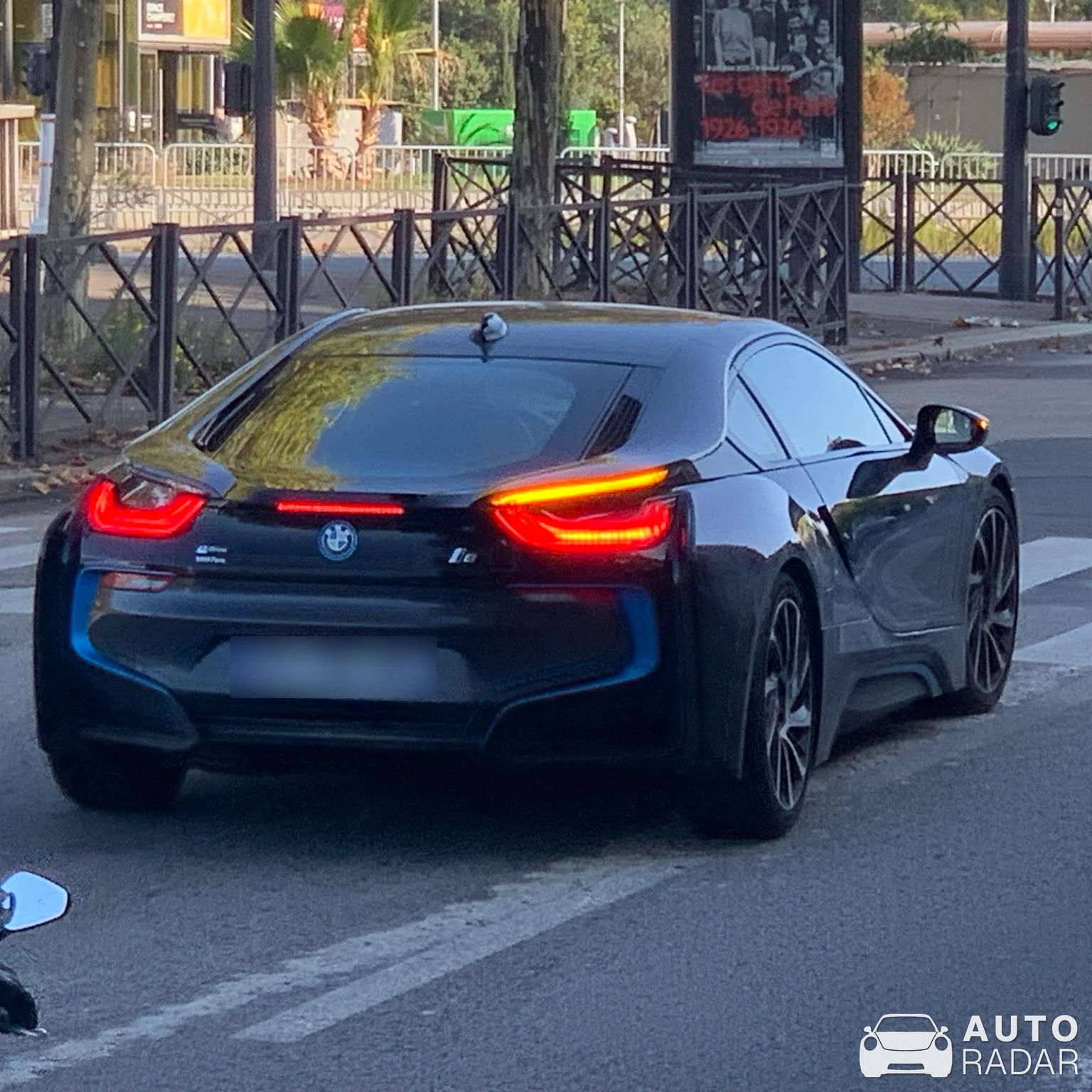 BMW i8 spotted in Paris, France