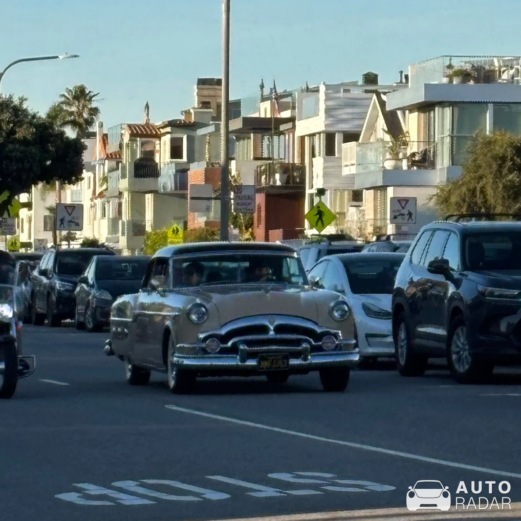 1953 Packard Clipper Deluxe spotted in Hermosa Beach, United States