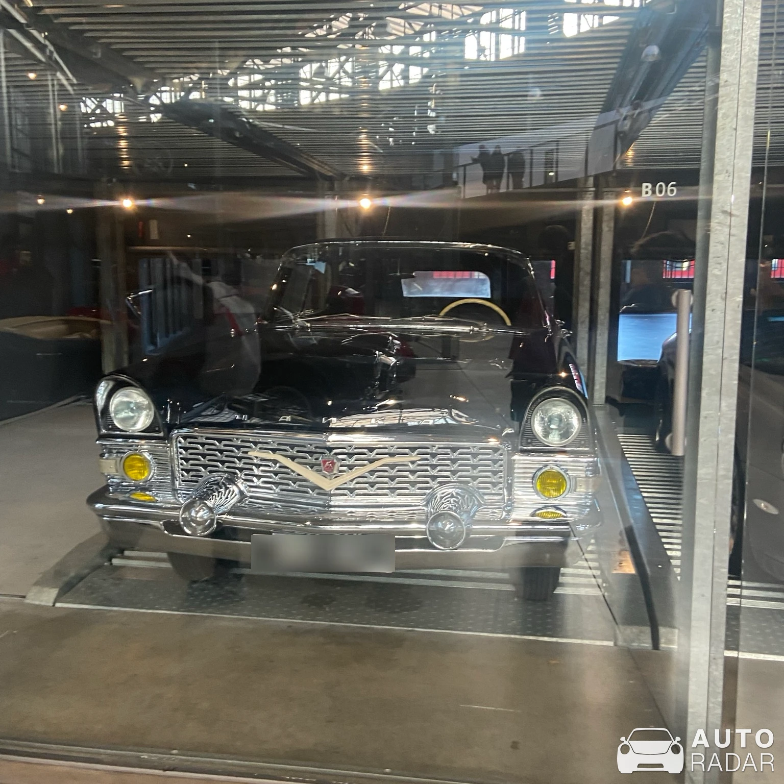 GAZ 13 Chaika spotted in Düsseldorf