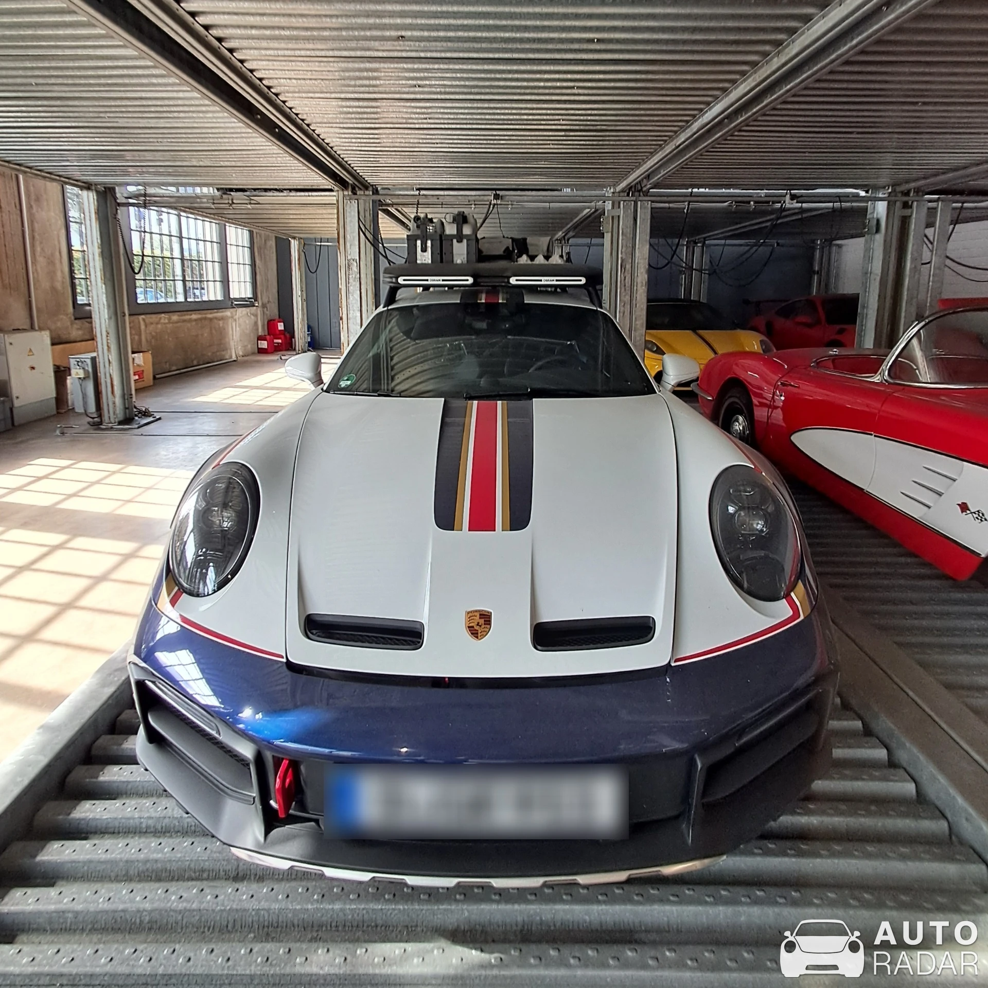 Porsche 911 Dakar spotted