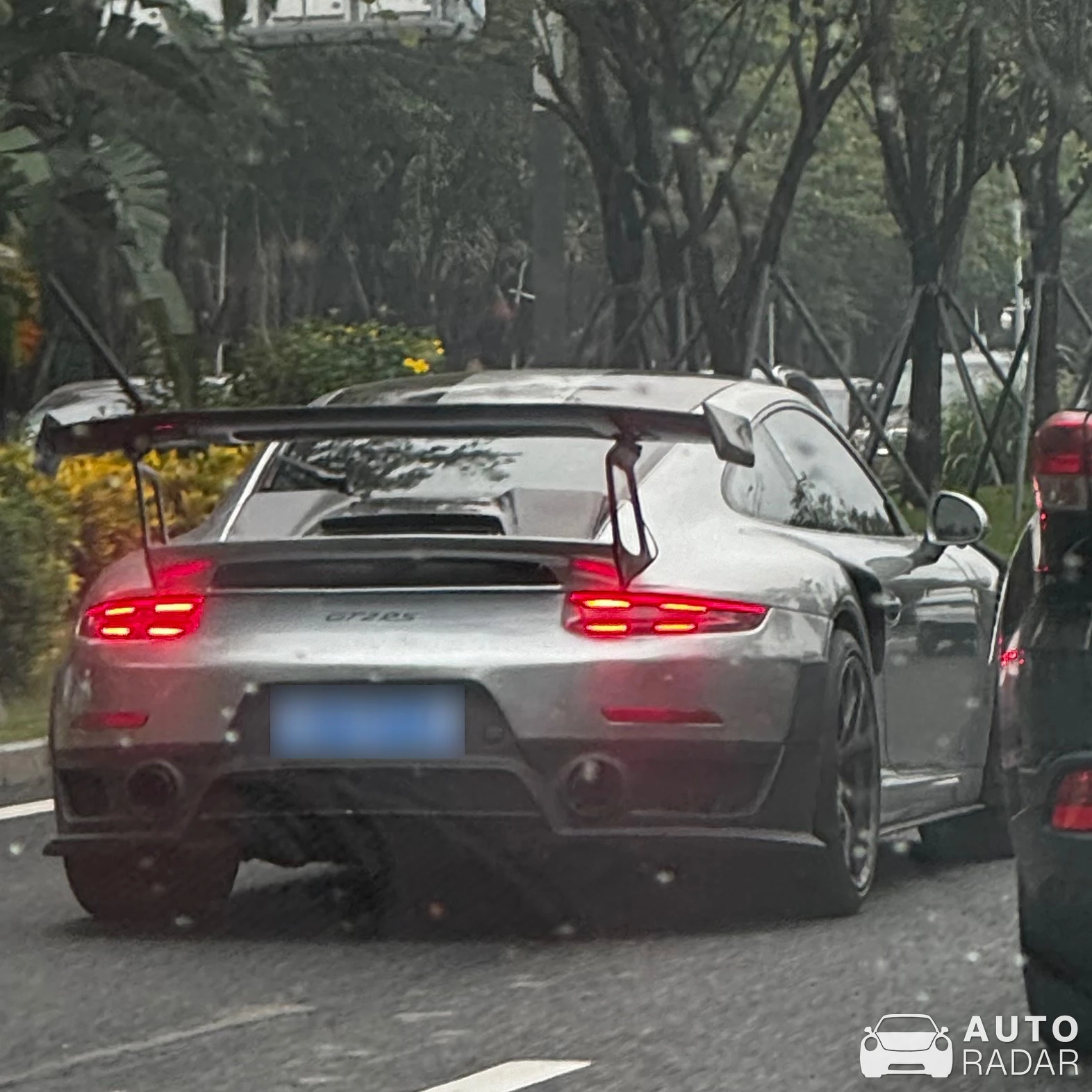 Porsche 991 GT2 RS spotted in Shen Zhen Shi, China