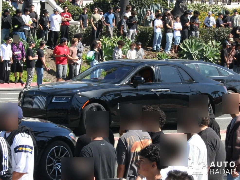 Rolls-Royce Ghost II Black Badge spotted in Huntington Beach