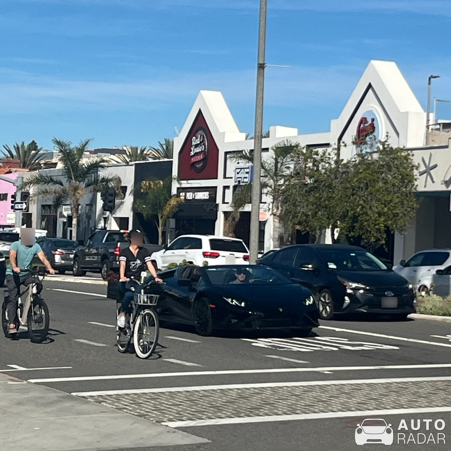 Lamborghini Huracán LP640-4 EVO Spyder spotted in Hermosa Beach, United States