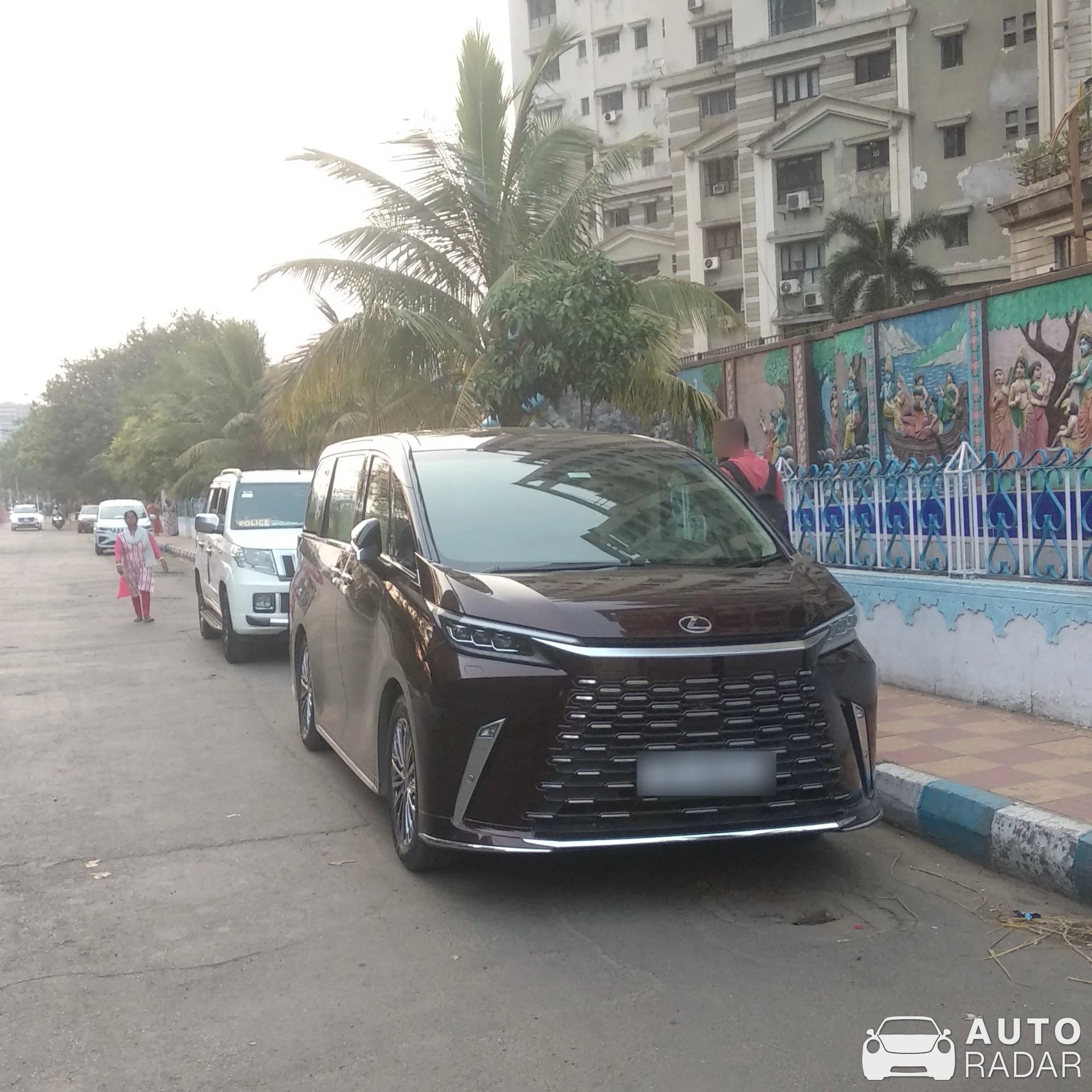 Lexus LC 500h spotted in Kolkata