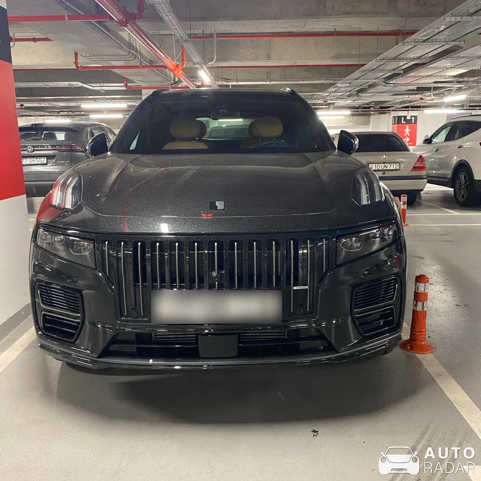 Zeekr 009 spotted in Sumqayıt