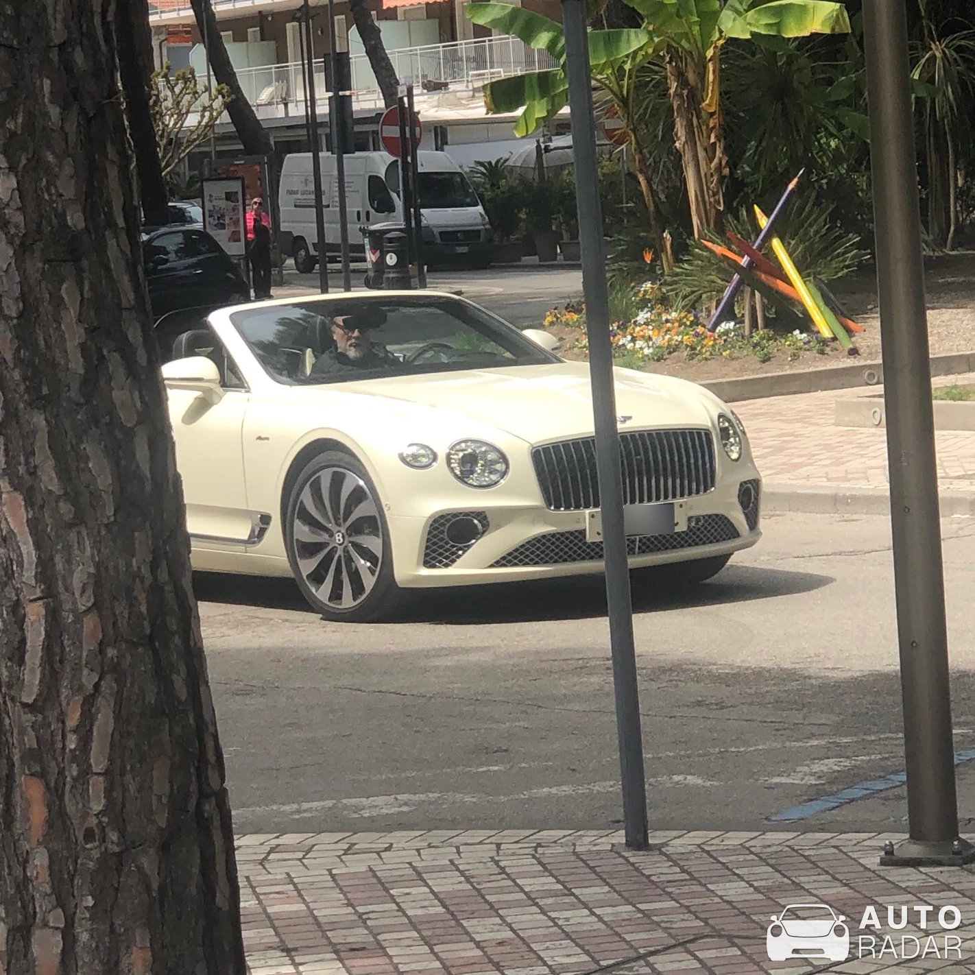Bentley Continental GTC V8 First Edition spotted in Milano Marittima