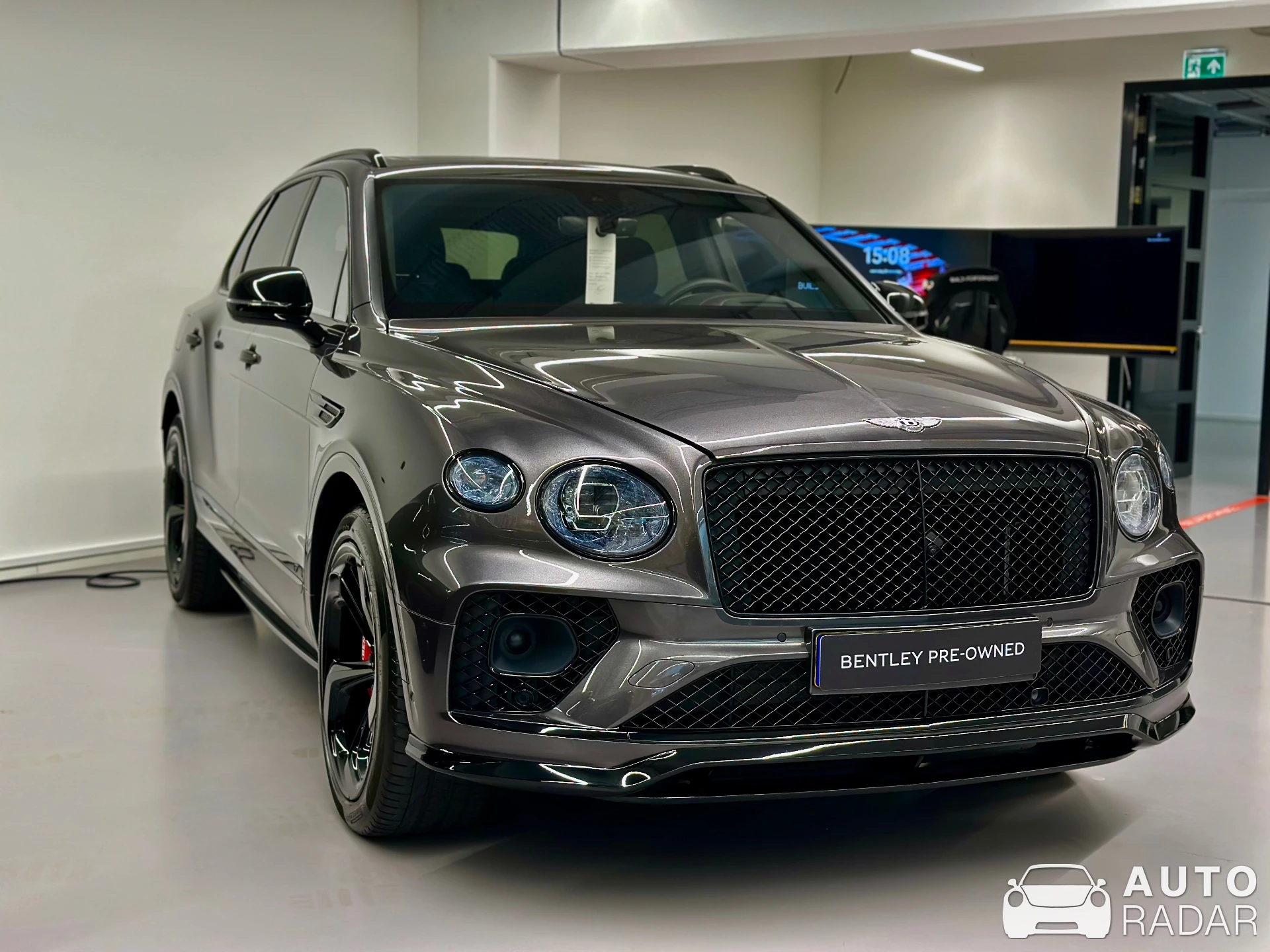 Bentley Bentayga Hybrid S spotted in Rotterdam