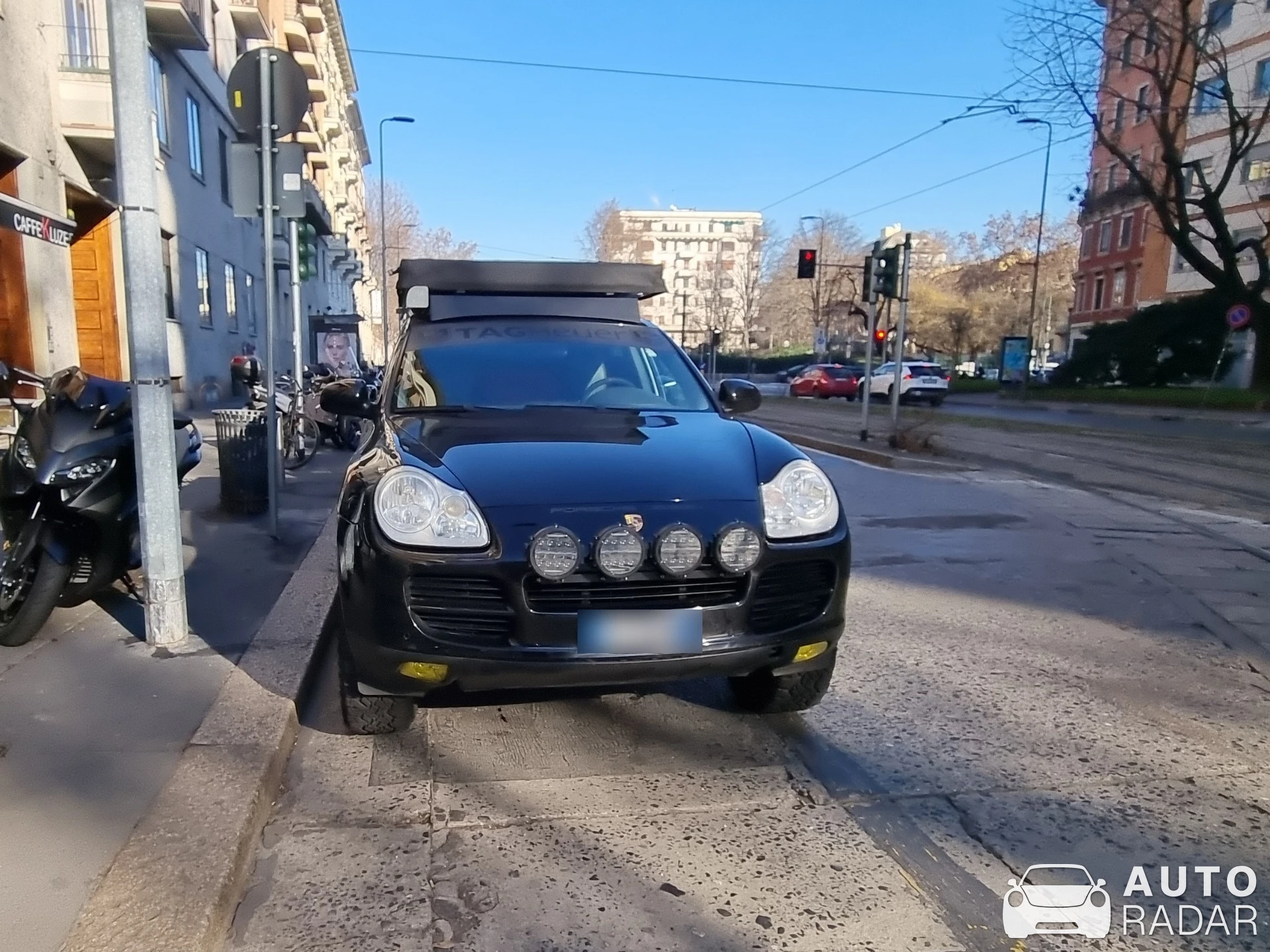 Porsche Cayenne S spotted in Milano, Italy