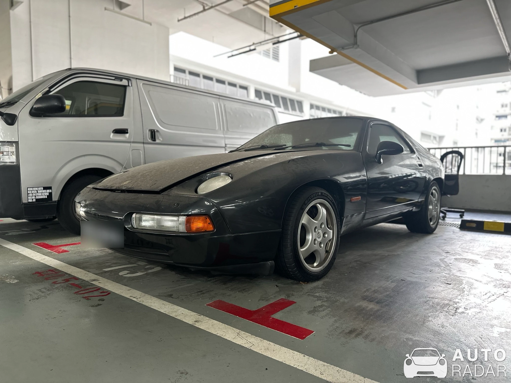 Porsche 928 S4 spotted in Singapore