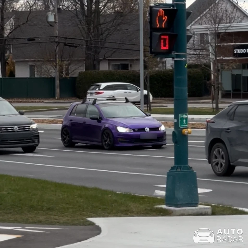 Volkswagen Golf R MkVII spotted in Mascouche, Canada
