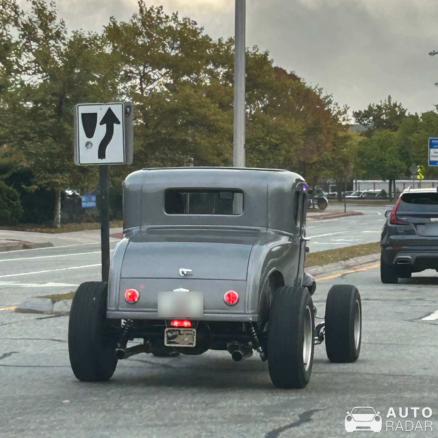 Ford 1932 5-Window Coupe Hot Rod spotted in Newport