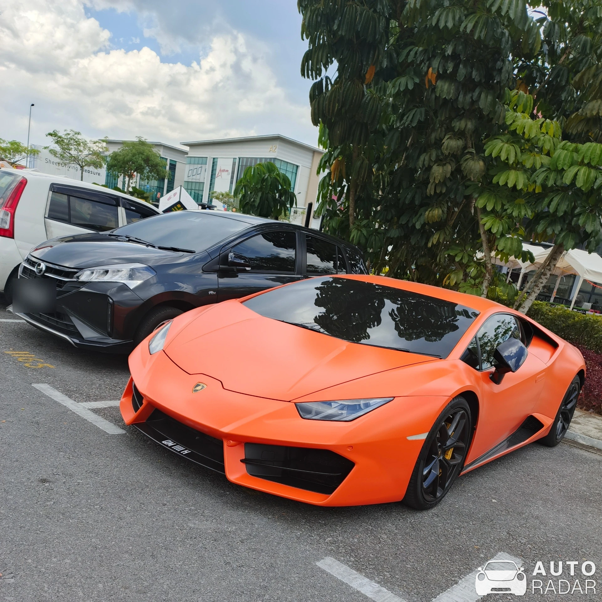 Lamborghini Huracán LP610-4 spotted in Kuching, Malaysia