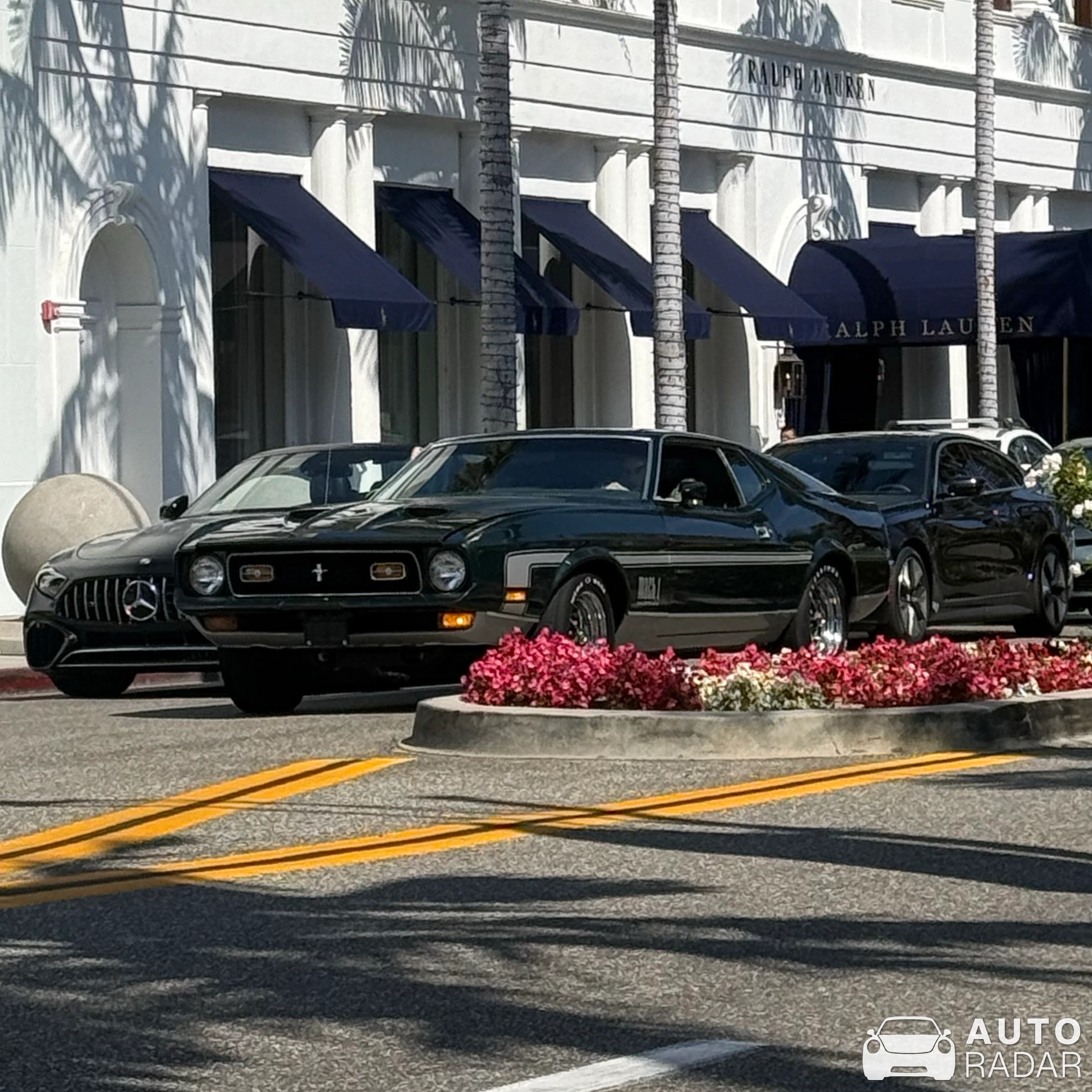 Ford Mustang Mach 1 1971 spotted in Beverly Hills