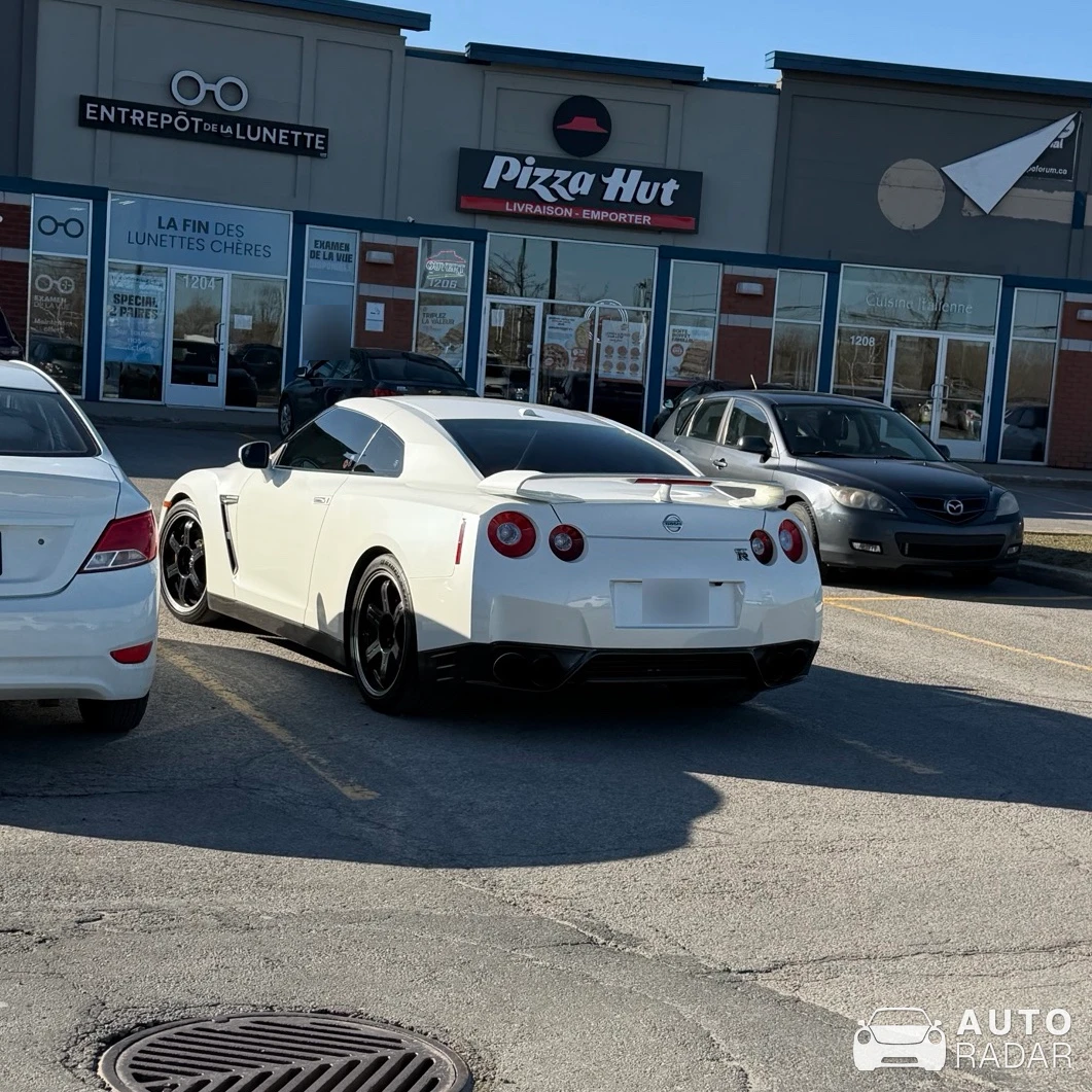 Nissan GT-R R35 Black Edition spotted in Terrebonne