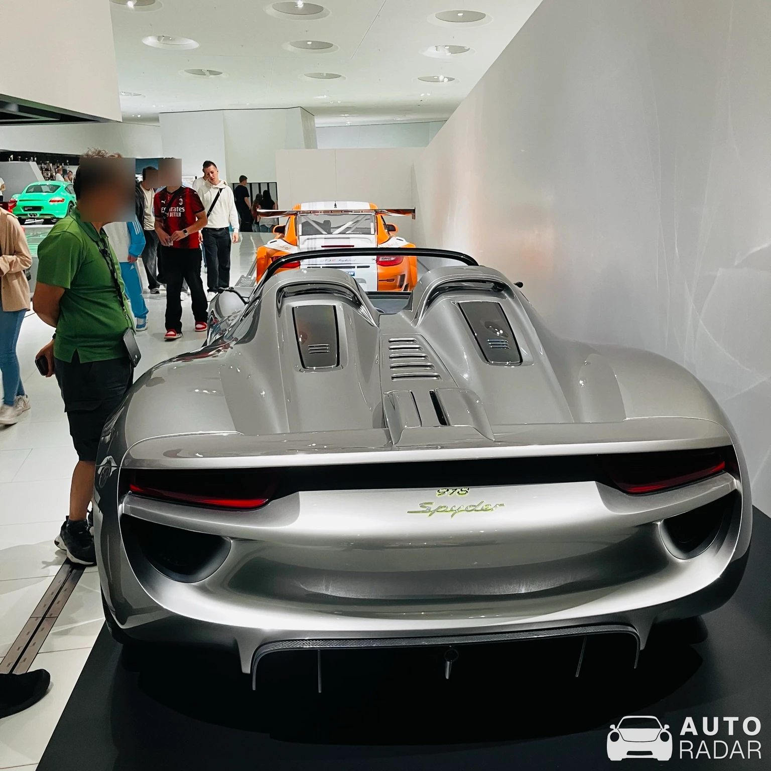 Porsche 918 Spyder Studie spotted in Stuttgart