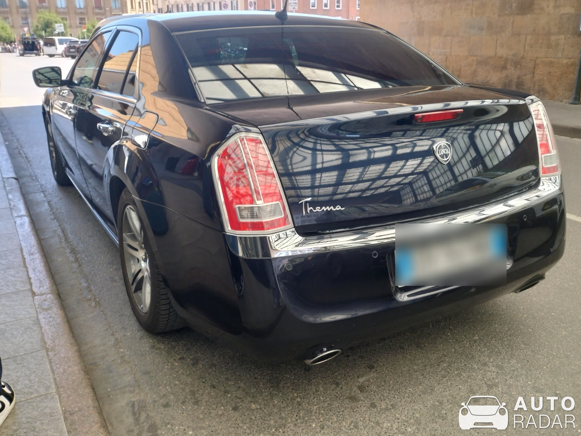 Lancia Thema 8.32 spotted in Firenze