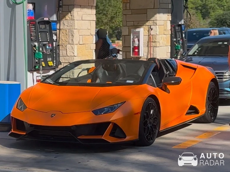 Lamborghini Huracán LP640-4 EVO Spyder spotted in The Woodlands, United States