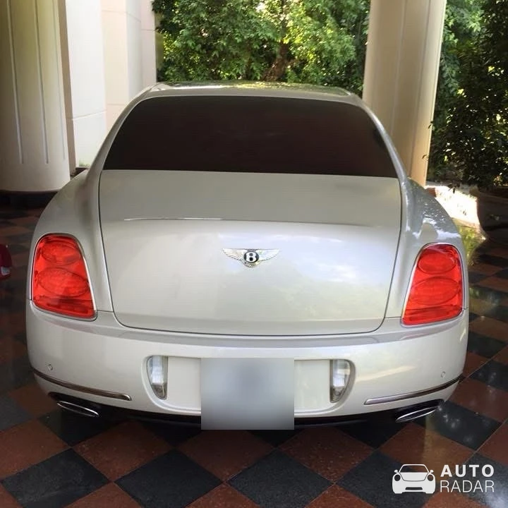 Bentley Continental Flying Spur spotted in Đồng Hới