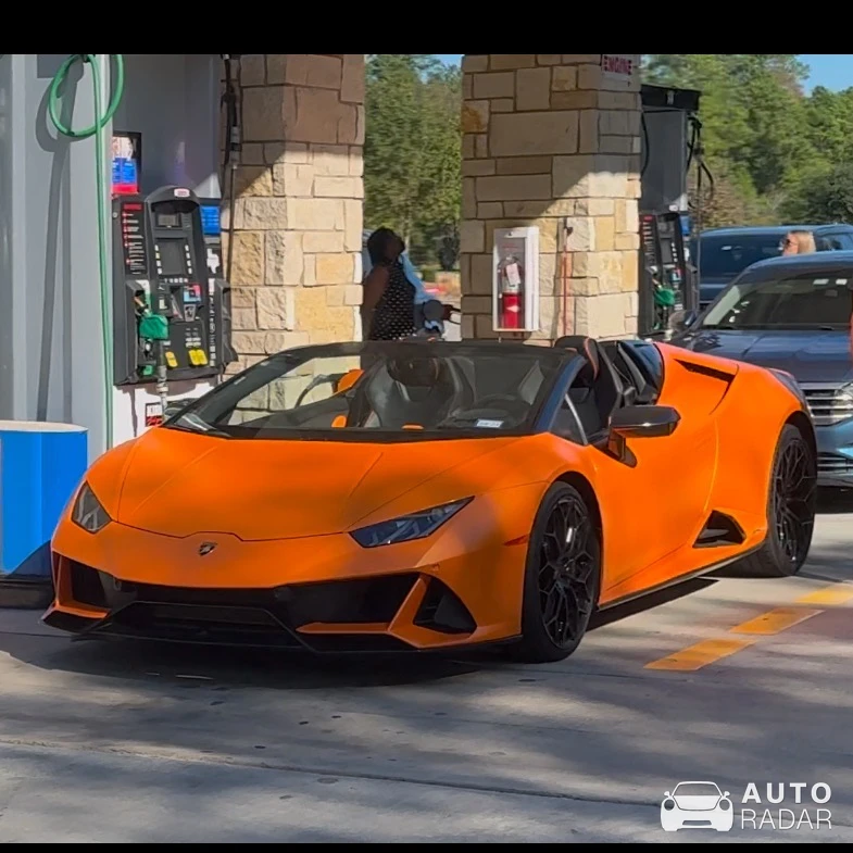 Lamborghini Huracán LP640-4 EVO Spyder spotted in The Woodlands, United States