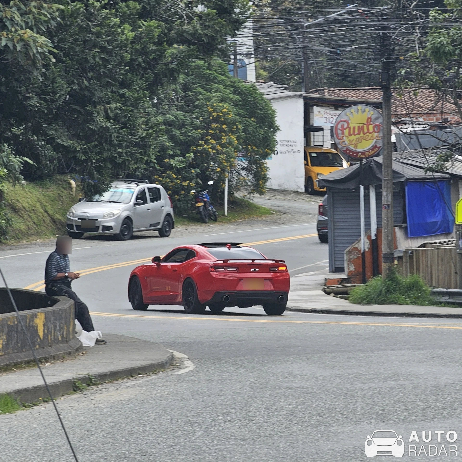 Chevrolet Camaro SS spotted in Envigado, Colombia