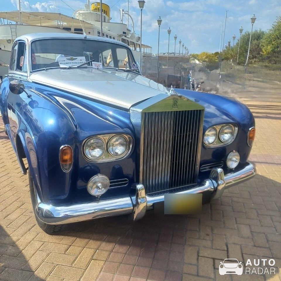 Rolls-Royce Silver Cloud III spotted in Athina, Greece
