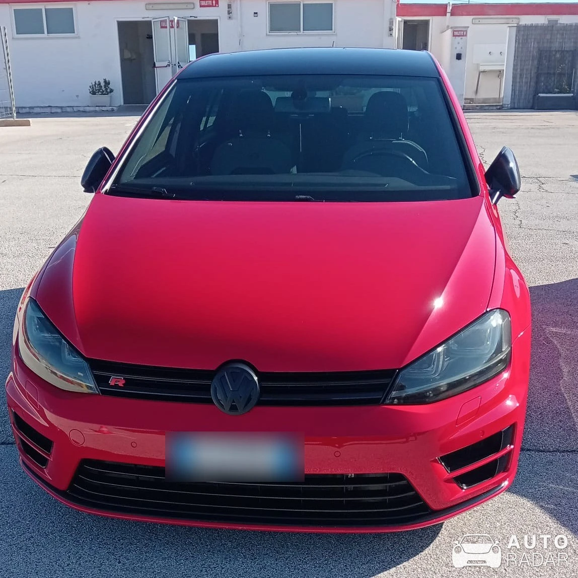 Volkswagen Golf R MkVII spotted in Città Metropolitana di Bari, Italy