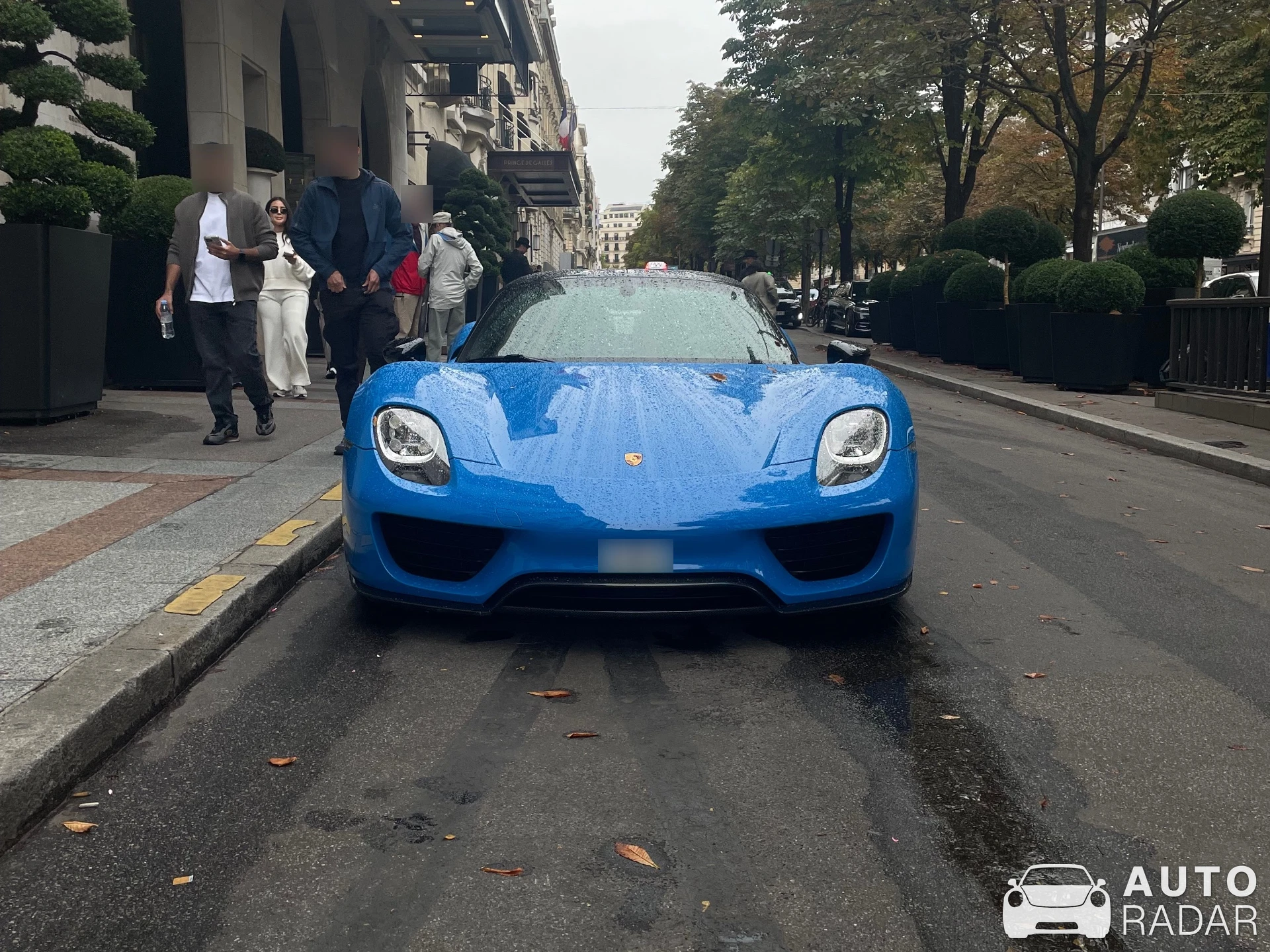 Porsche 918 Spyder spotted in Paris, France