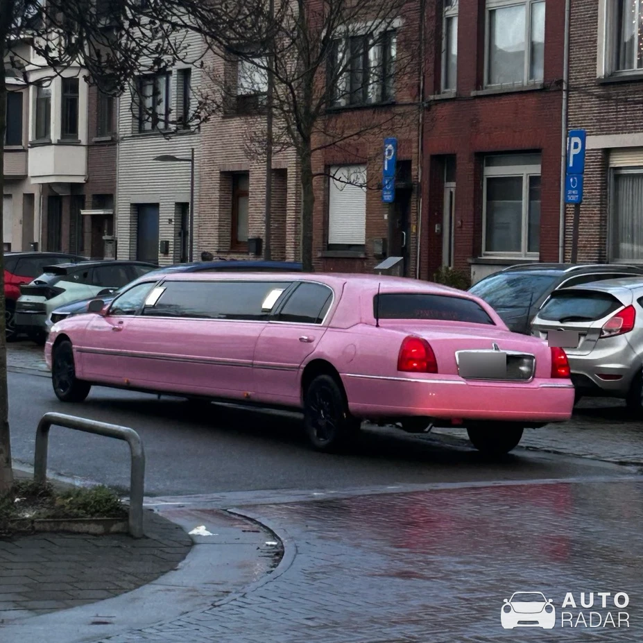 Lincoln Town Car spotted in Antwerpen, België